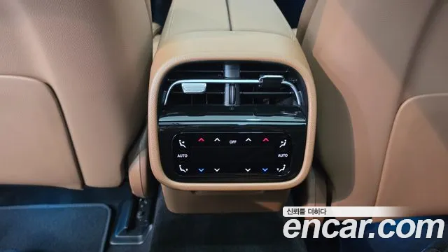 Mercedes-Benz E-Class — Фото автомобиля 16