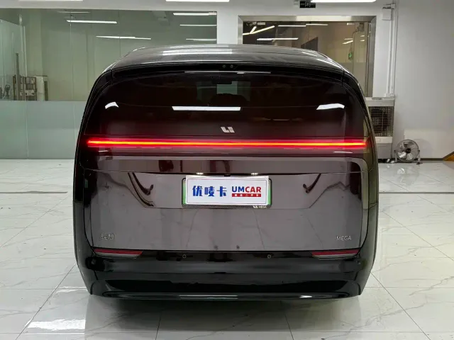 Li Auto MEGA — Фото автомобиля 4