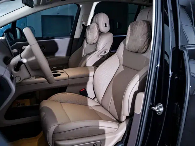 Li Auto i8 — Фото автомобиля 28