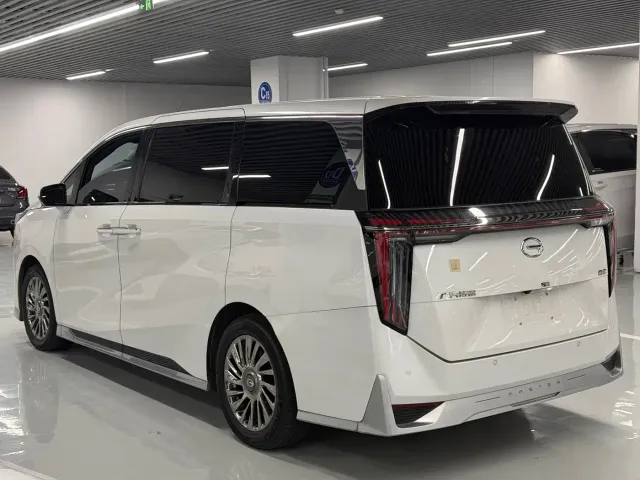 GAC Trumpchi M8 — Фото автомобиля 5