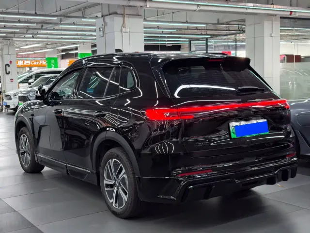Geely Galaxy Starship 7 EM-i — Фото автомобиля 8