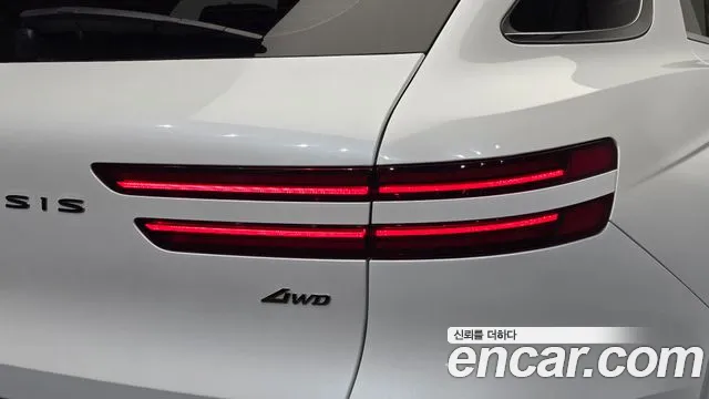 Genesis GV70 — Фото автомобиля 8