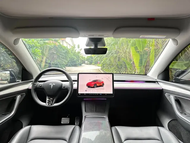 Tesla Model Y — Фото автомобиля 15