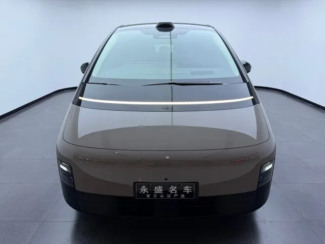 Li Auto MEGA — Фото автомобиля 28