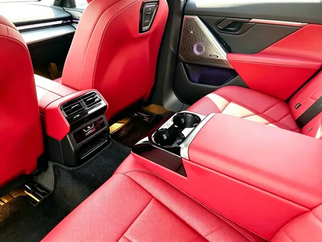 BMW 5 Series — Фото автомобиля 16