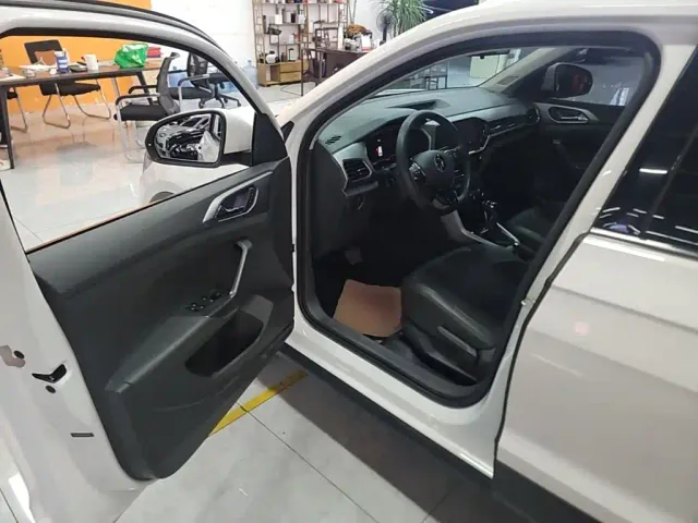 Volkswagen T-Cross — Фото автомобиля 15