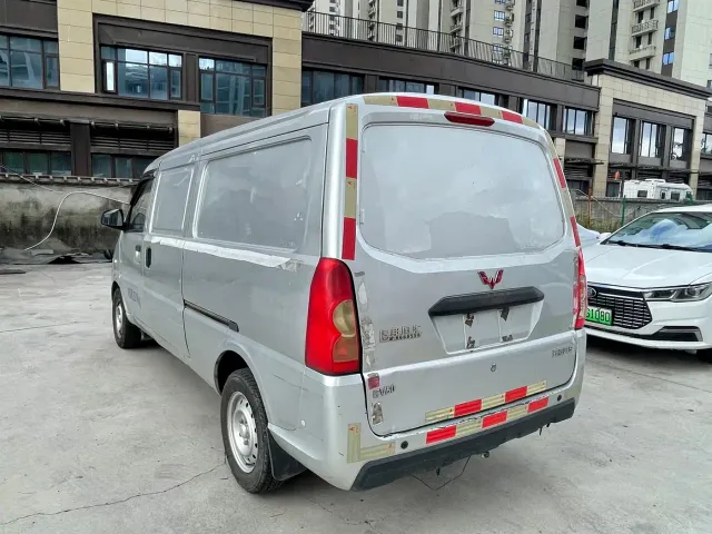 Wuling EV50 — Фото автомобиля 7