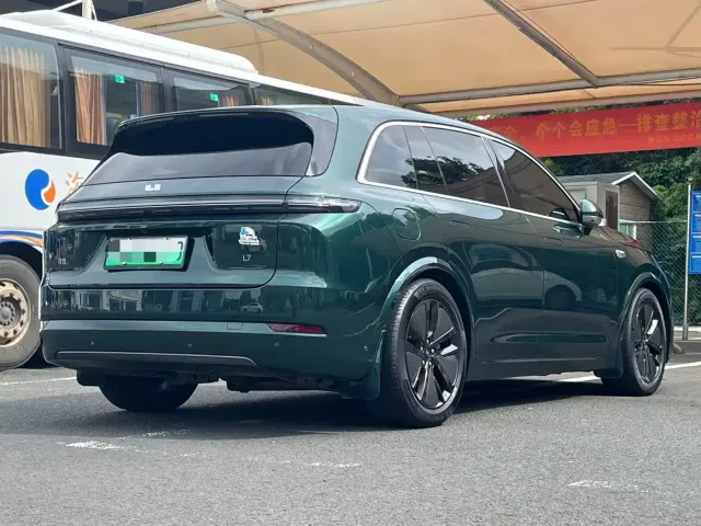 Li Auto L7 — Фото автомобиля 9