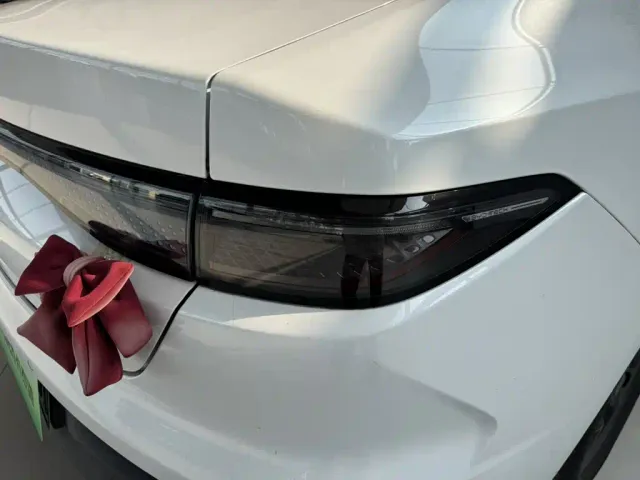 BYD Seal 05 DM-i — Фото автомобиля 8