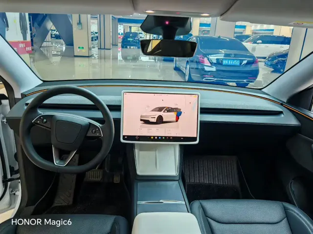 Tesla Model Y — Фото автомобиля 7