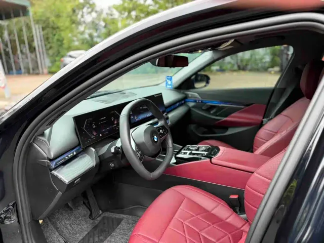 BMW 5 Series — Фото автомобиля 8