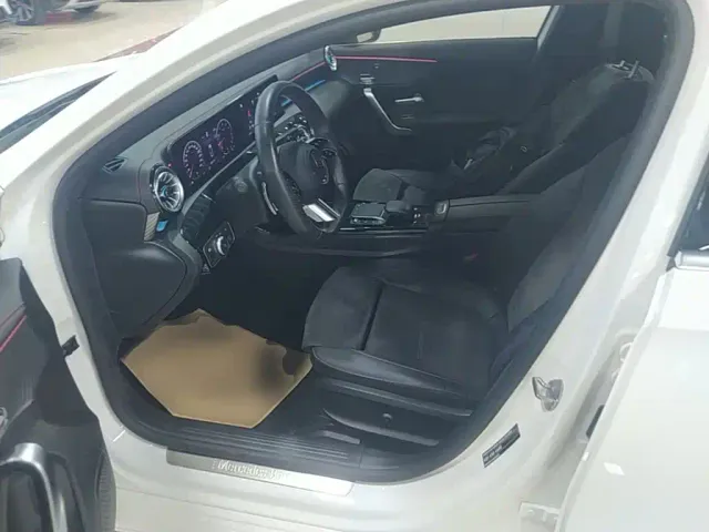 Mercedes-Benz A-Class — Фото автомобиля 14