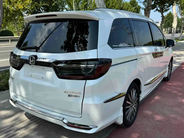 Honda Elysion — Фото автомобиля 4