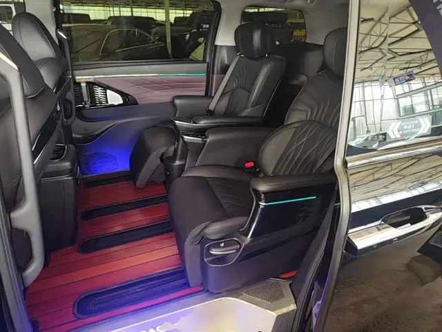 GAC Trumpchi M8 — Фото автомобиля 16