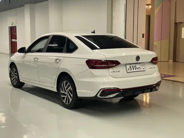 Volkswagen Lavida — Фото автомобиля 15