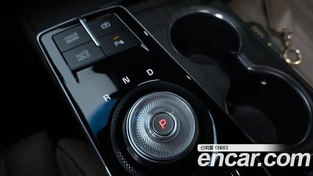 Kia K8 Hybrid — Фото автомобиля 12