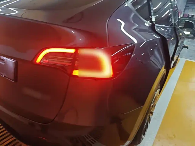 Tesla Model Y — Фото автомобиля 7