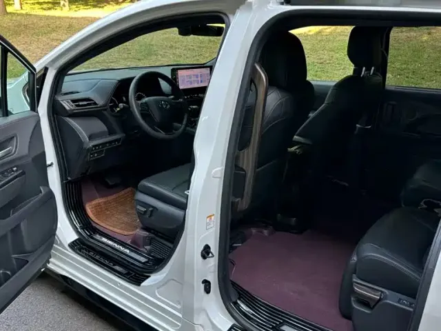 Toyota Sienna — Фото автомобиля 15