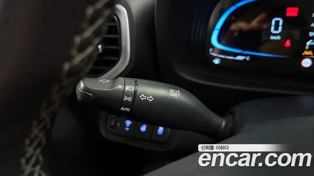 Hyundai Venue — Фото автомобиля 25