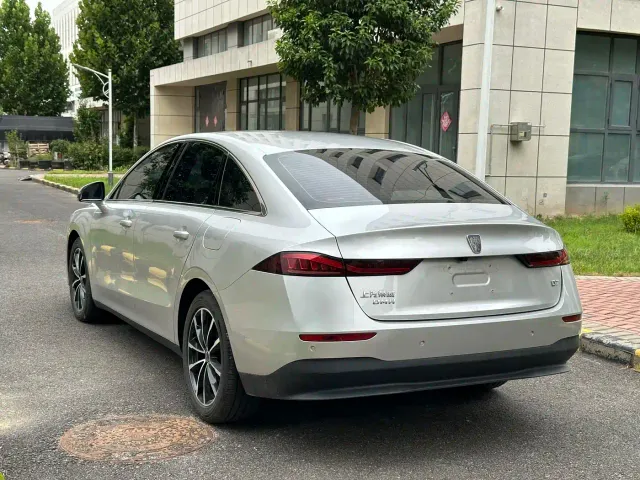 Roewe D7 — Фото автомобиля 6