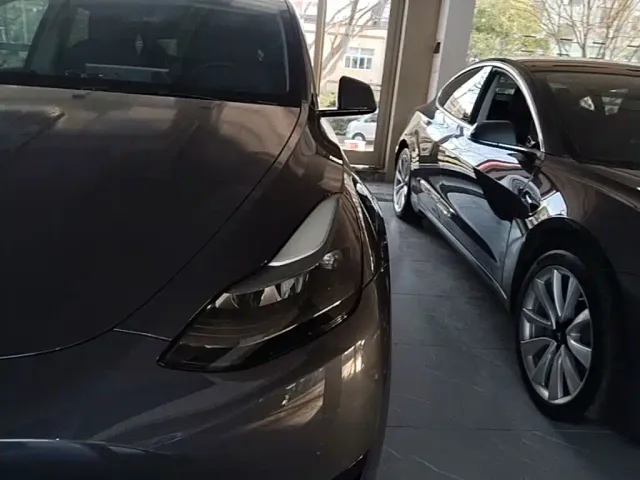 Tesla Model Y — Фото автомобиля 23
