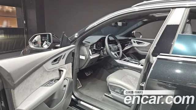 Audi Q8 55 TFSI quattro Premium — Фото автомобиля 10
