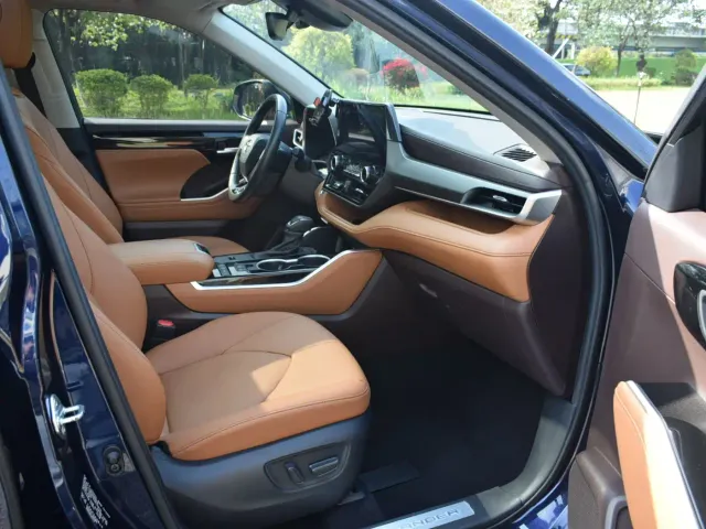 Toyota Highlander — Фото автомобиля 13