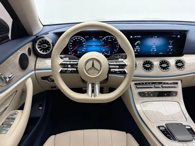 Mercedes-Benz E-Class — Фото автомобиля 13