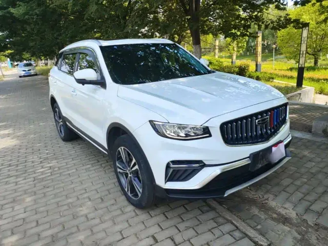 Geely Boyue — Фото автомобиля 3