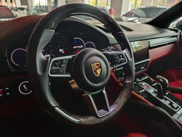 Porsche Cayenne — Фото автомобиля 9
