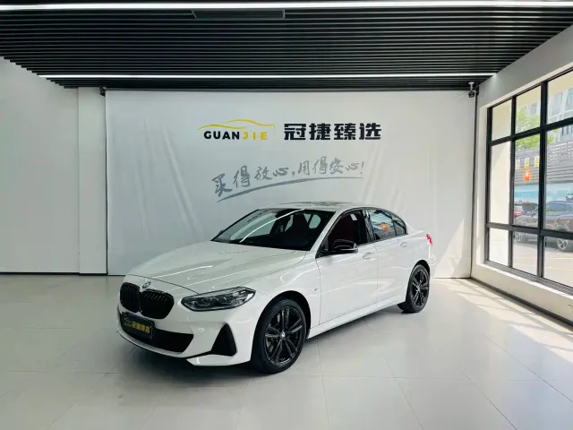 Фотография автомобиля — BMW 1 Series