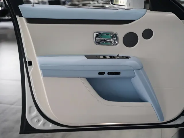 Rolls-Royce Ghost — Фото автомобиля 11