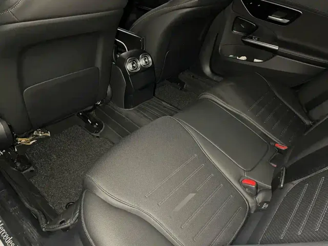 Mercedes-Benz C-Class — Фото автомобиля 9