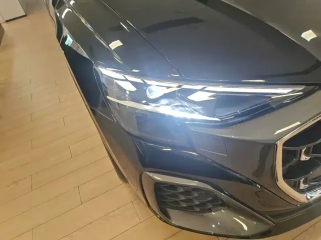 Audi Q8 — Фото автомобиля 10