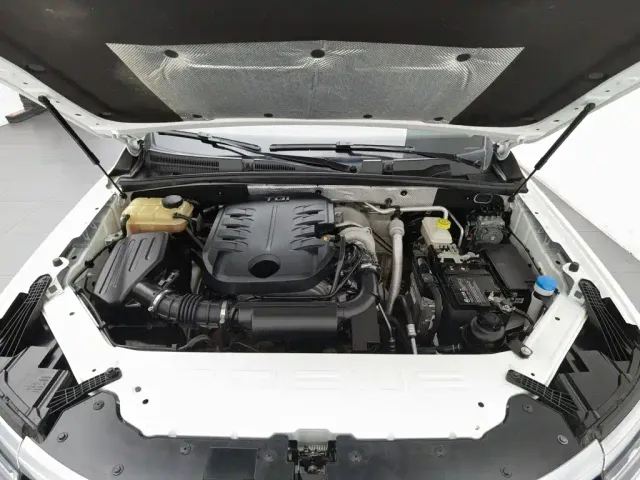 Roewe RX8 — Фото автомобиля 6