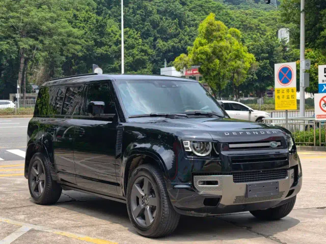 Land Rover Defender — Фото автомобиля 3