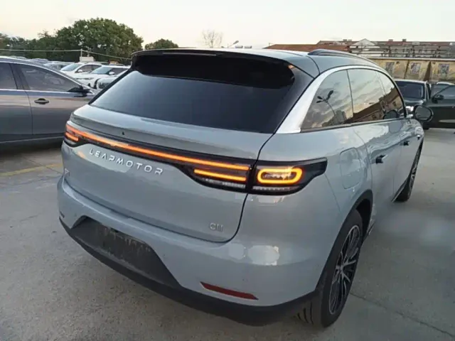 Leapmotor C11 — Фото автомобиля 6