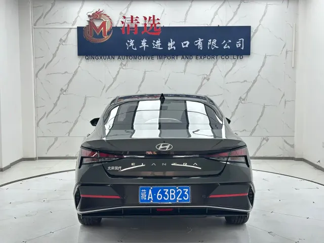 Hyundai Elantra — Фото автомобиля 5