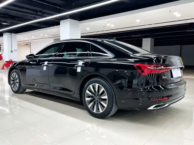 Audi A6L — Фото автомобиля 4