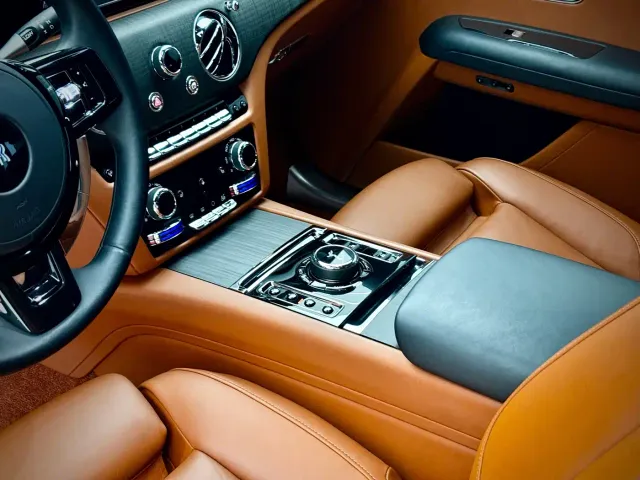 Rolls-Royce Ghost — Фото автомобиля 12