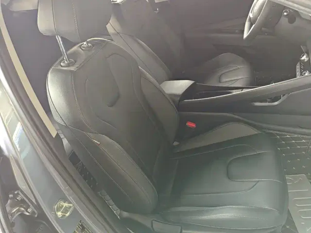 Hyundai Elantra — Фото автомобиля 24