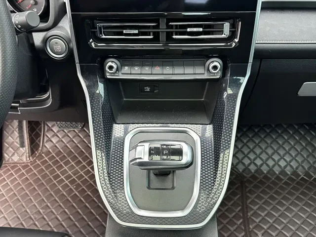 Haval M6 — Фото автомобиля 15