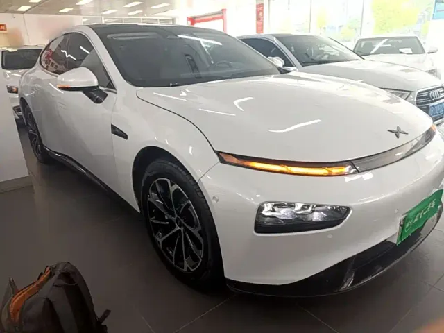 Xpeng P7 — Фото автомобиля 3