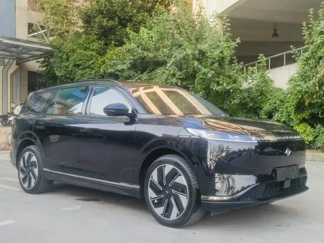 Dongfeng eπ 008 — Фото автомобиля 3