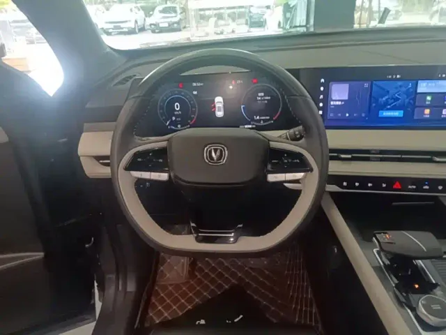 Changan CS75 Plus — Фото автомобиля 10