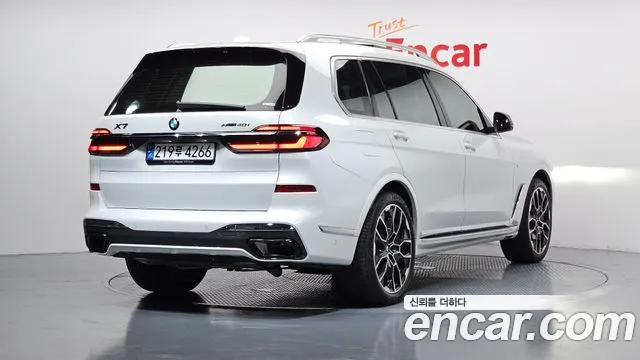 BMW X7 — Фото автомобиля 2