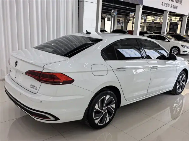 Volkswagen Bora — Фото автомобиля 4