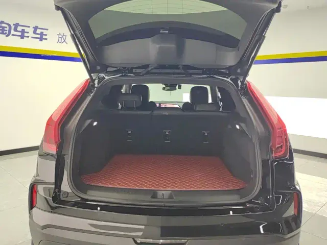 Cadillac XT4 — Фото автомобиля 4