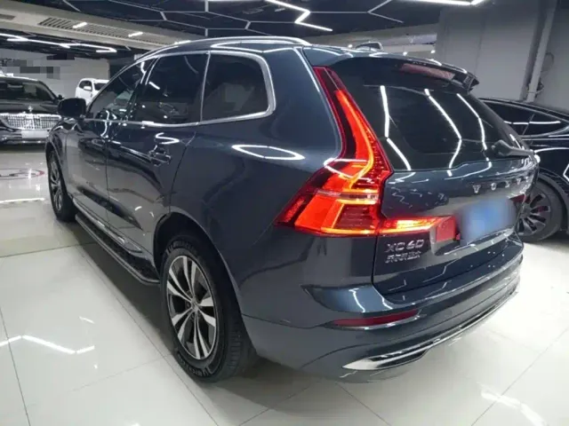 Volvo XC60 — Фото автомобиля 4