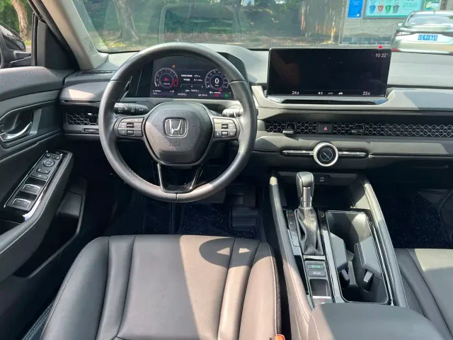 Honda Accord — Фото автомобиля 9